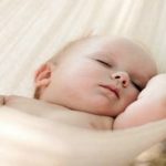 Как приучить малышей засыпать без укачивания