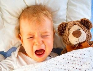 Как приучить ребёнка засыпать в своей кроватке